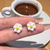 Sweet White Color Daisy Stud Earrings for Women Minimalist Small Flower Ear Jewelry Brincos Wholesale Birthday Gift