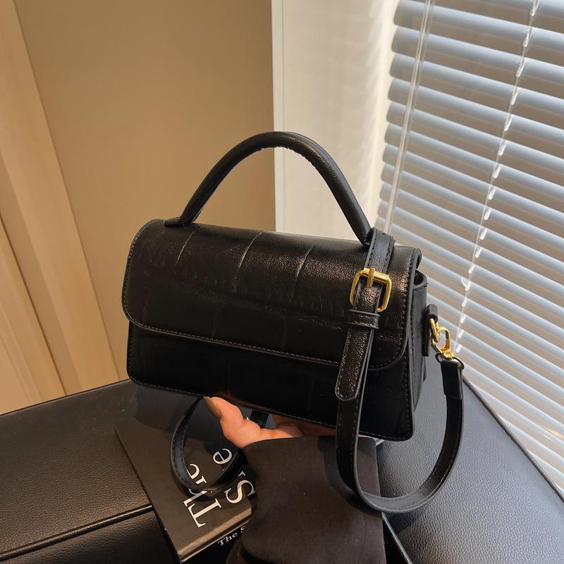 

Retro simple portable small square bag women s new autumn and winter versatile casual shoulder messenger bag commuter bag чёрный