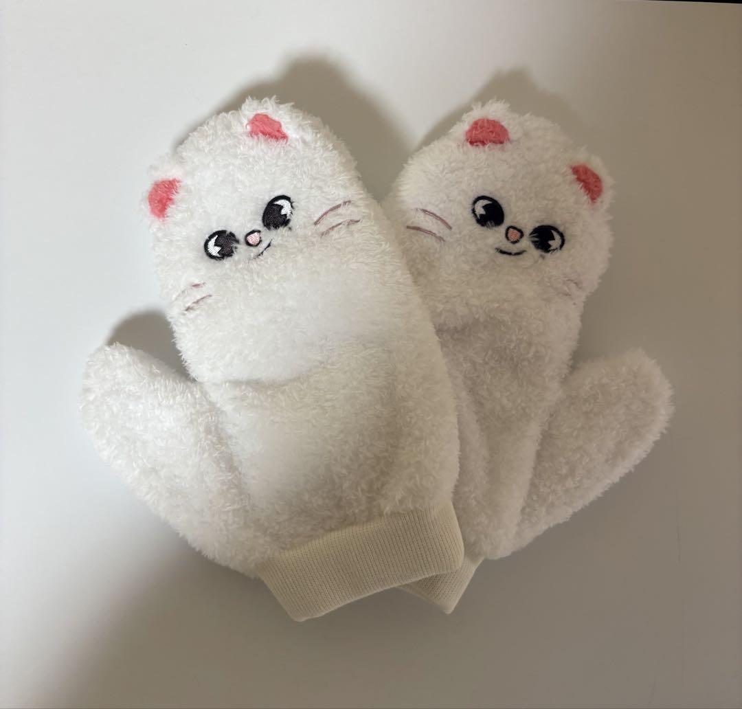 

[USED] straykids Jiniret Gloves