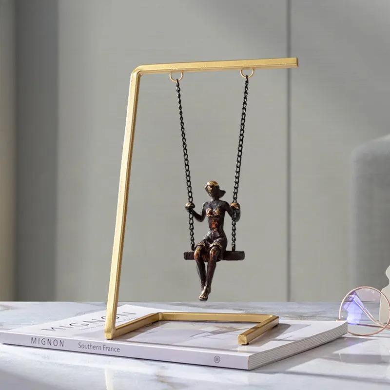Metallschaukel Charakter Abstrakte Handwerkskunst Statue Goldene Schaukel Figuren Metallskulptur Schreibtischdekoration Ornamente Moderne Wohnkultur