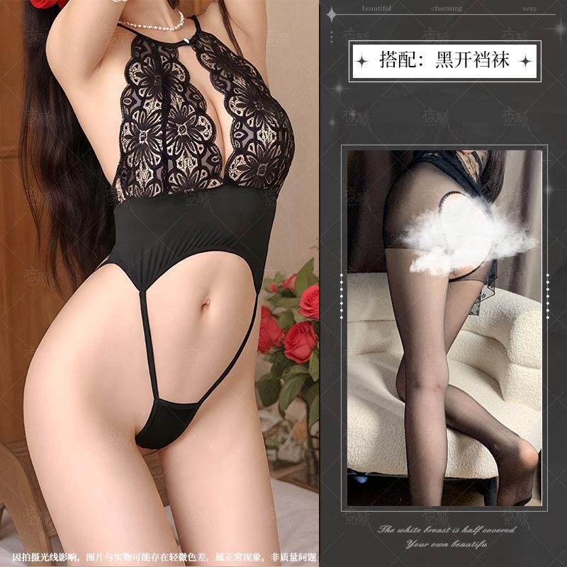 Sexy underwear, sexy pajamas, small breasts, shame onesie, female seduction, no transparent passion clothes on the bed