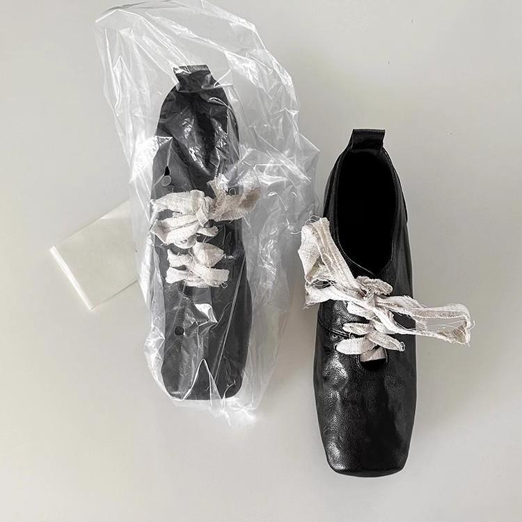 Spot second hair! Retro literary square head small leather shoes high sense thick heel front lace-up ballet style versatile single shoes women