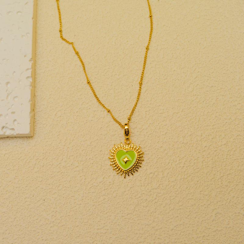 European-American Retro Heart Pendant Titanium Necklace