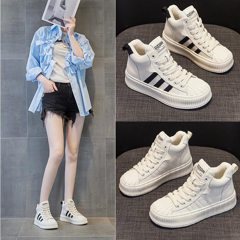 2025 podzim a zima nové vysoké boty kožené vnitřní zvýšení výšky ležérní bílé boty oblíbené sportovní korejská verze trendy Martensky dámské