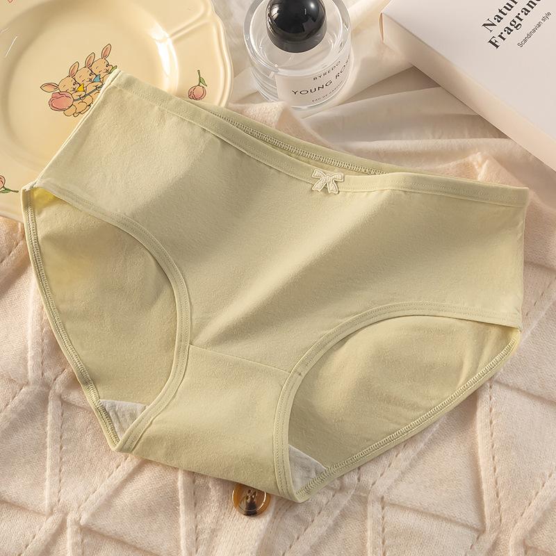 Ladies Spring and Autumn Simple Lovely Pure Color No Scars Comfortable Breathable Antibacterial File Waist Triangle Briefs