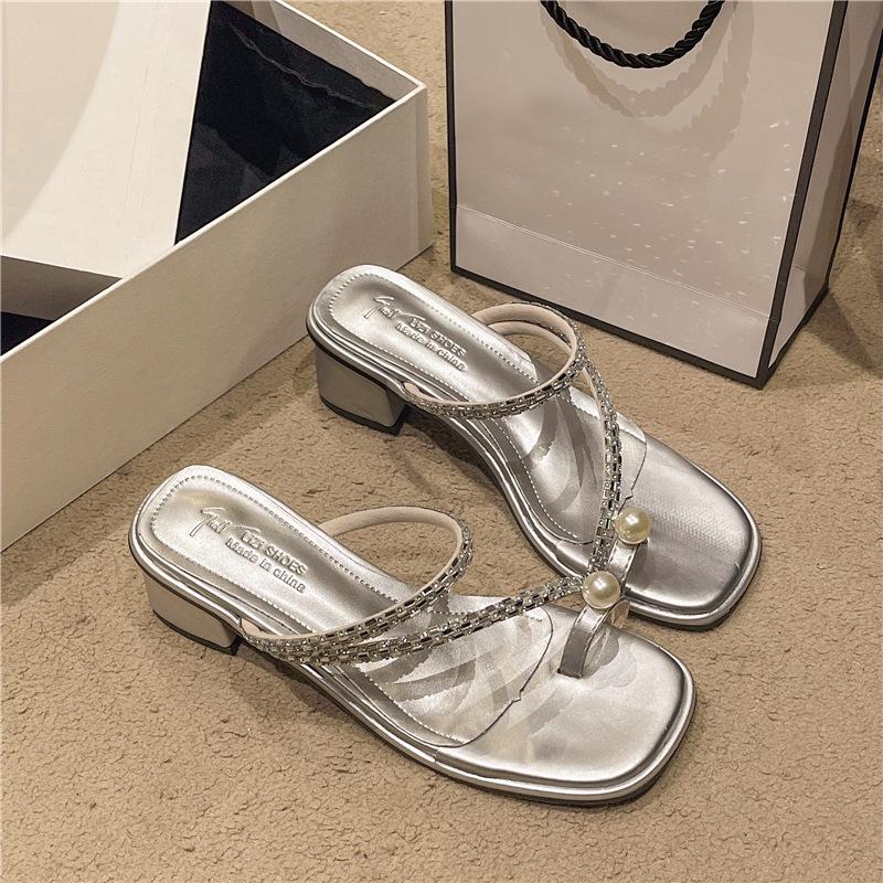 Fashion pearl one-word with set toe casual women's shoes 2025 summer new thick heel outer wear cool slippers 2025 direct sales