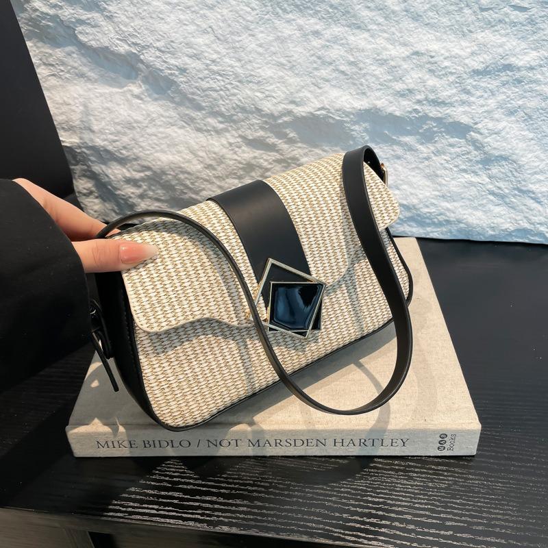 New trendy shoulder armpit bag simple and fashionable commuter small square bag beautiful casual messenger bag women