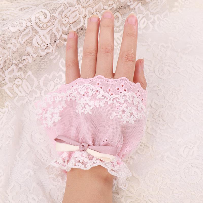 Maniche a Polso Lolita con Lavorazione a Intaglio e Fiocco in Pizzo