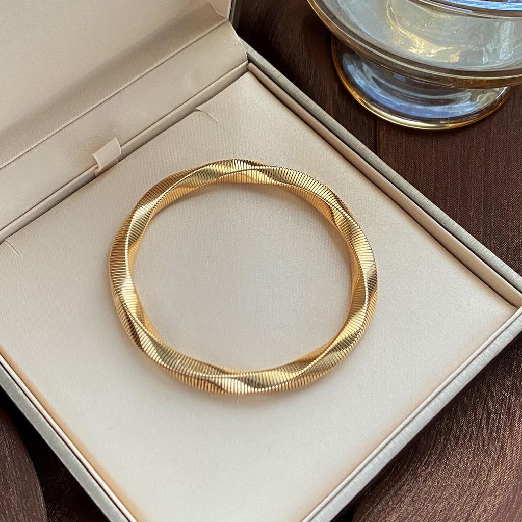 Twist Spiral Winding Bracelet Female, Niche Metal Sense Simple Fashion Accessories Bracelet