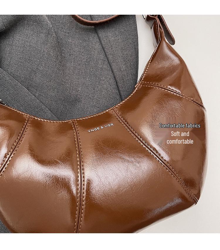 Autumn/Winter 2025 Minimalist Large Capacity Shoulder Bag - Casual Crossbody Dumpling Design