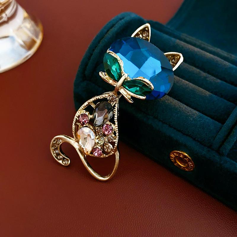 Korean Inlaid Rhinestone Fox Brooch for Women Temperament Fashion Personality Pins Light Luxury High-end Accessories Gifts