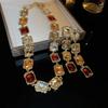 Quadratisches Set mit Kristallinlay Halskette und Ohrringe Modisches Temperament Spleiß Schlüsselbeinkette Schmuck Dekoration für Frauen