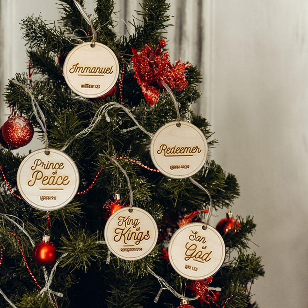 12Pcs Personalised Christmas Bauble Tree Decoration Wood Family Xmas Gift Mini Baubles Jesus Name Ornaments Xmas Gift Dropship