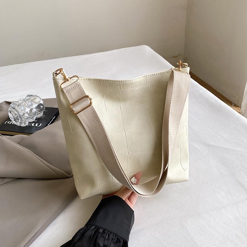 2024 New Stylish Soft Shoulder Tote Bag With Spacious Design For Everyday Use