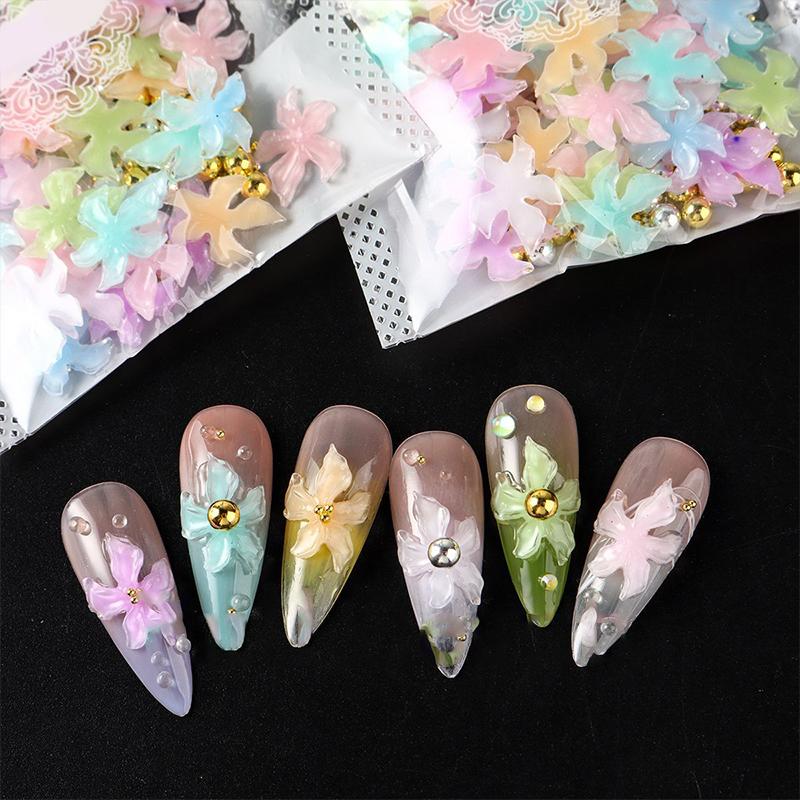 50/100 Stück Gemischte Lilienblüten Stahlkugel Nail Art Charms 3D Nageldekoration Weiches Harzmaterial DIY Maniküre Zubehör