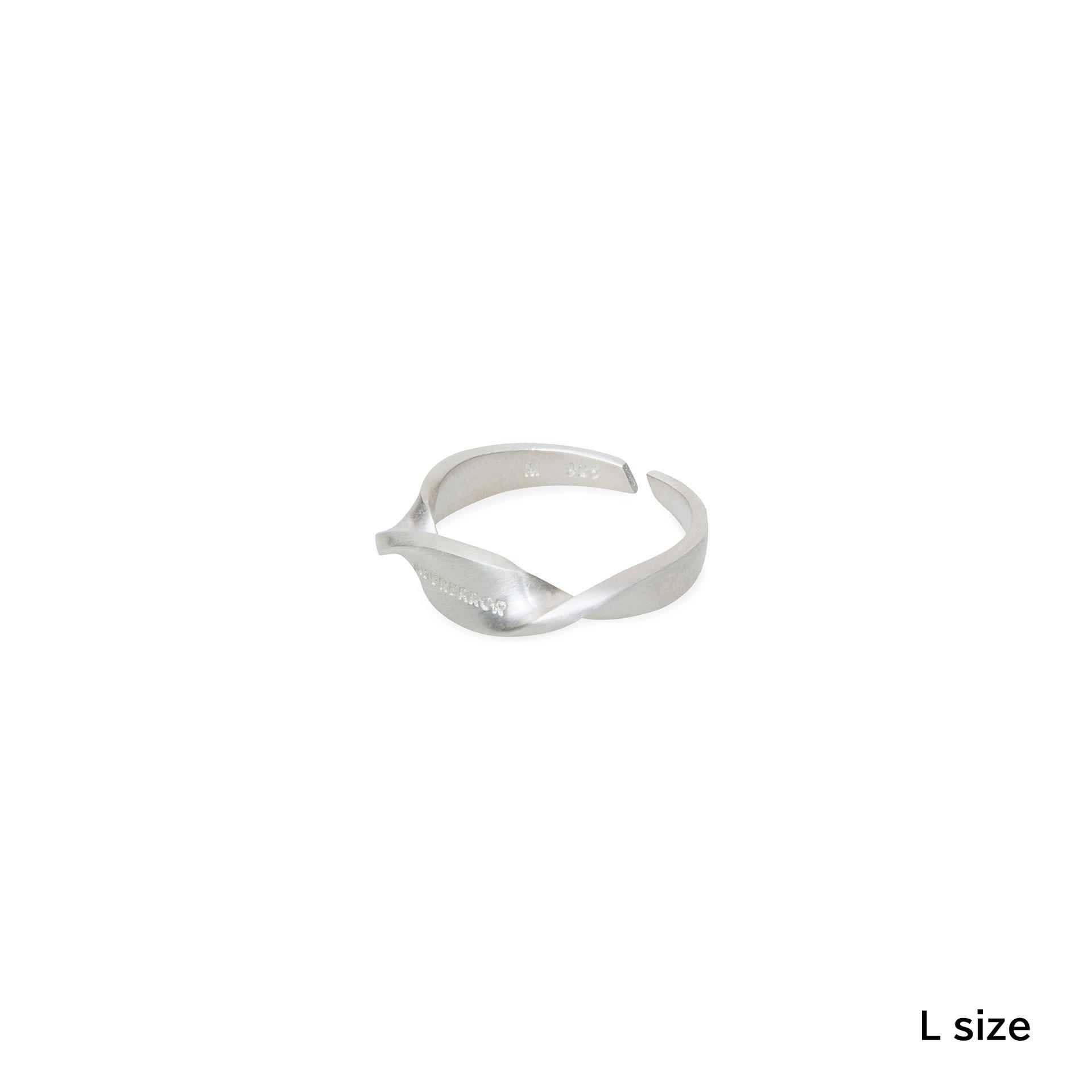 

[ADER ERROR] Ring Product. 94 - Silver L