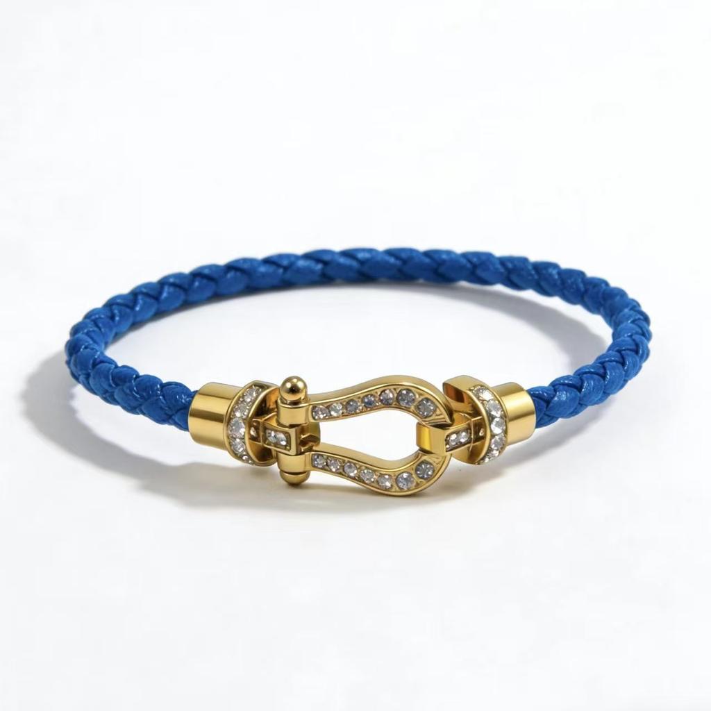Pulsera en forma de U de herradura Microincrustada Cuerda de cuero de doble capa Hebilla magnética Pulsera de herradura 2026 Moda Accesorios de uso personalizado