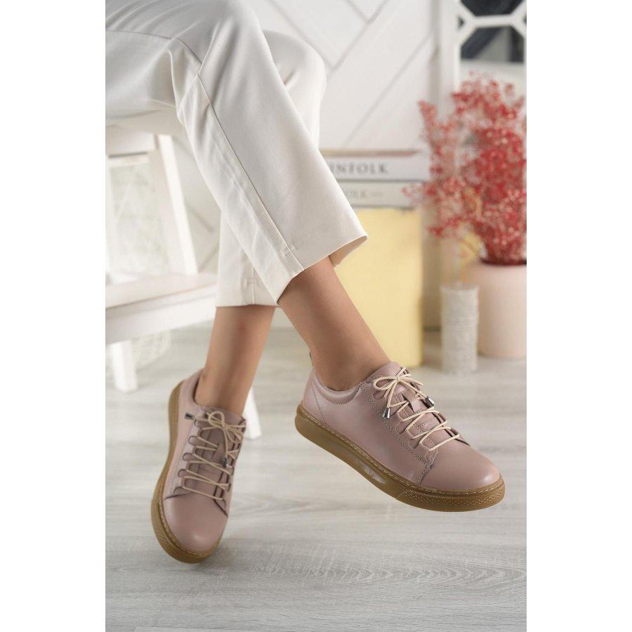 

Женские кроссовки из натуральной кожи