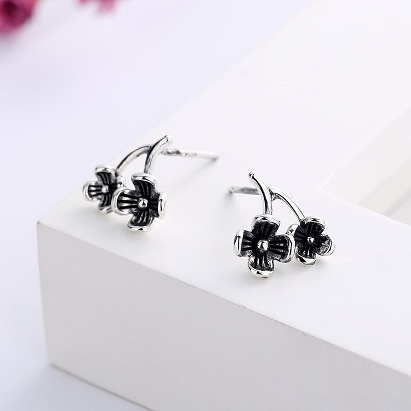 New Chinese Silver Stud Earrings Female Personality Literary And Retro Black Three-Dimensional Flower Sweet And Cool Student Ear Jewelry