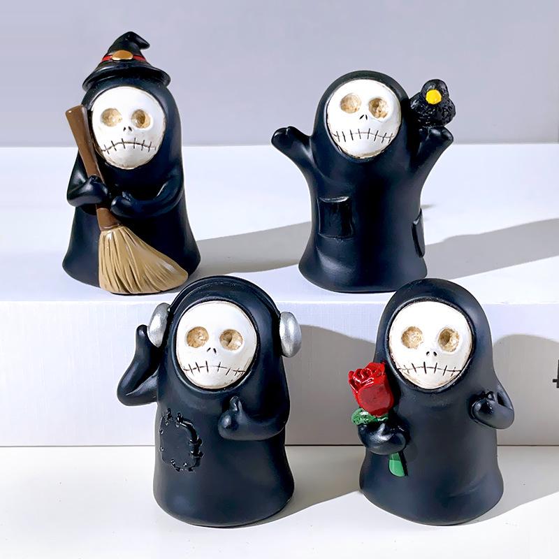Faceless Witch Skull Halloween Resin Ornament for Living Room Decor