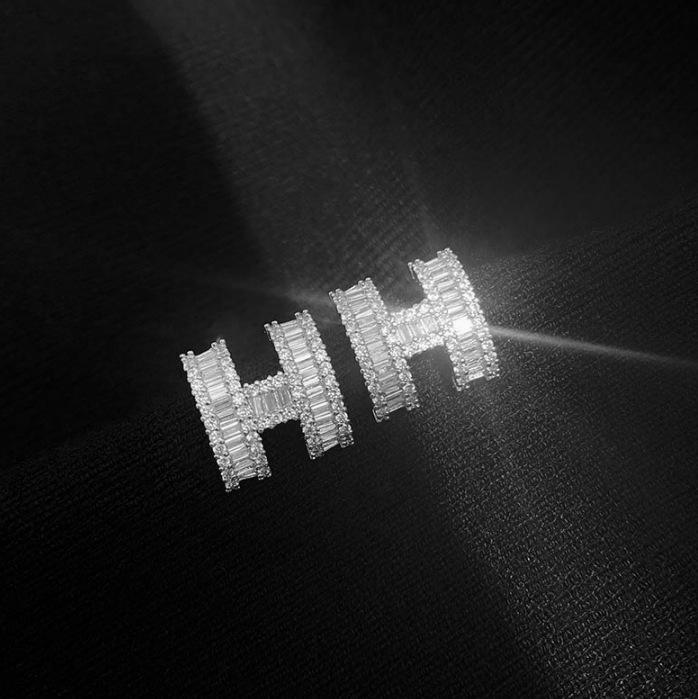 

Подвеска из позолоченной меди с бриллиантом, ожерелье H - Элегантный минималистичный женский аксессуар