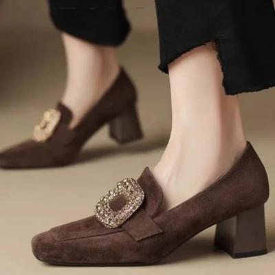 Retro Square Toe Grobe Nachziehschuhe für Damen, matte tief ausgeschnittene Strass-Viereckschnalle High Heels mit Samt für Damen