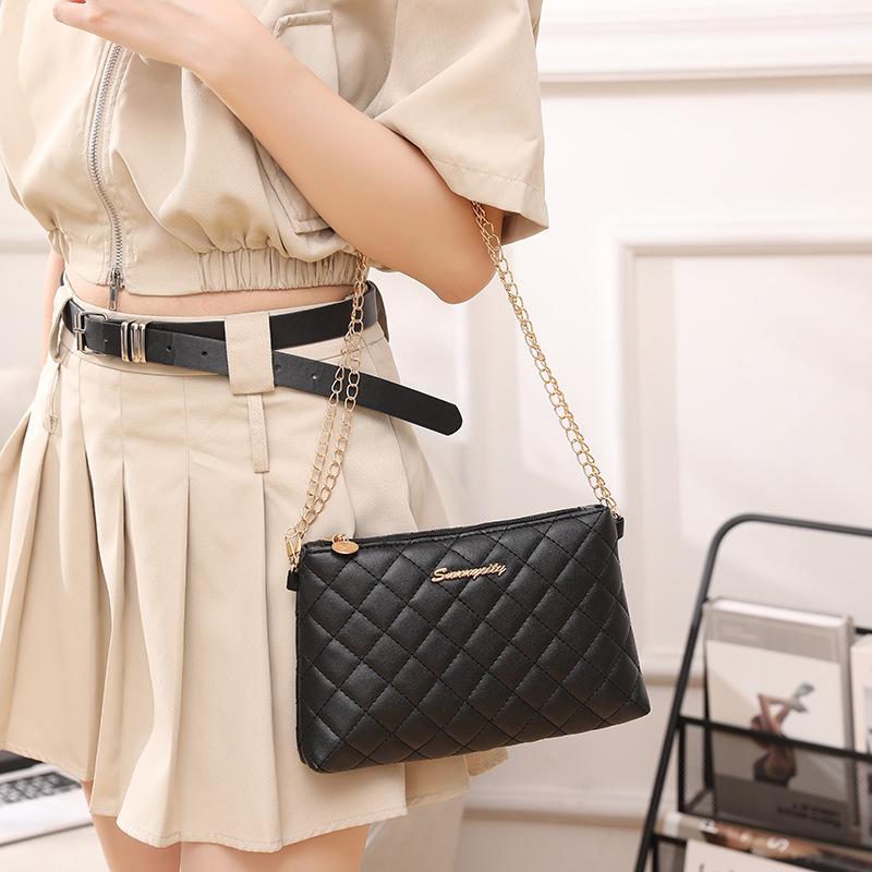 Simple atmospheric chain, small square bag, small fresh rhombus embroidered shoulder mobile phone bag, a women's bag.