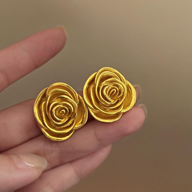 Real Gold-Plated Silver Needle Retro Flower Butterfly Pearl Stud Earrings - Exquisite High-End Design.