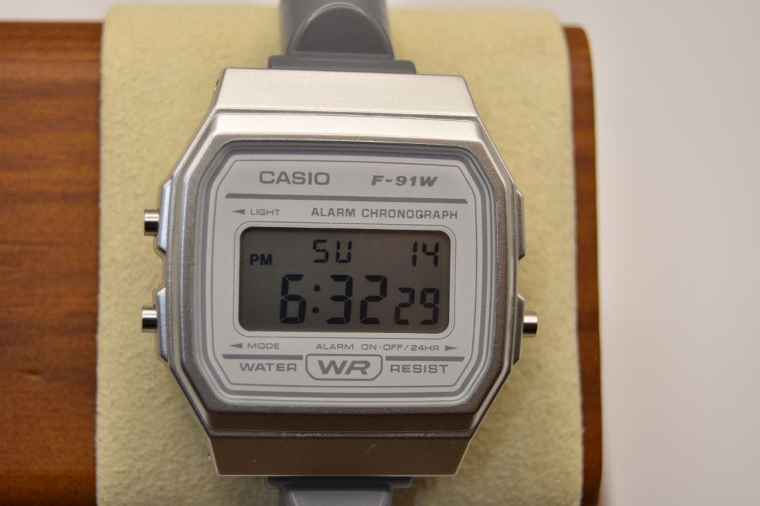 

[USED] CASIO F-91W White Silver Sauna Band Custom