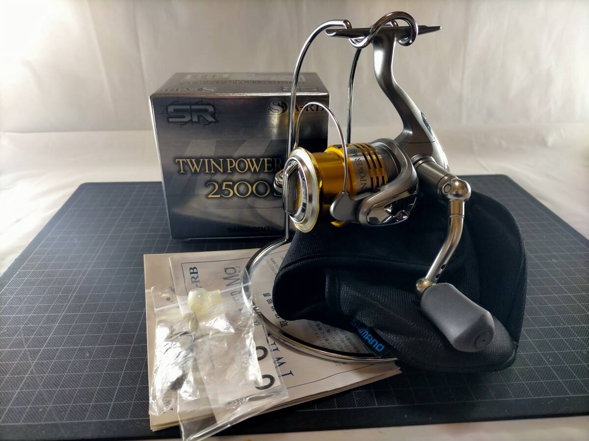 [USED]SHIMANO 09 Twin Power 2500S Shallow Spool Spinning Reel Made in Japan Excellent Condition