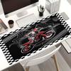 Tappetino per Mouse a Tema Moto da Fuoristrada, Base in Gomma Antiscivolo, Multifunzionale per Ufficio e Casa, Perfetto per la Personalizzazione dello Spazio di Lavoro.