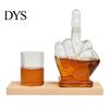 Vatertagsgeschenk Mittelfinger Whiskey-Karaffe, 1000 ml Glas Faust-Spender mit Stöpsel, Kreative Wein-Servierkaraffe Einzigartige Handform