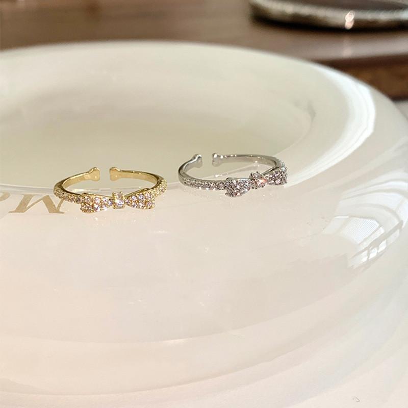 Versatile Elegant And Copper Ring For Women Featuring A Stunning Bow Tie Shape