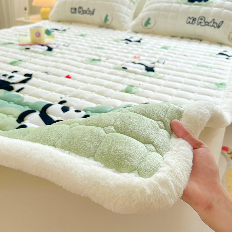 

Стеганый велюровый наматрасник - Мягкая коралловая флисовая зимняя накладка, Утолщенный и теплый татами-мат. Pair of Pillowcases