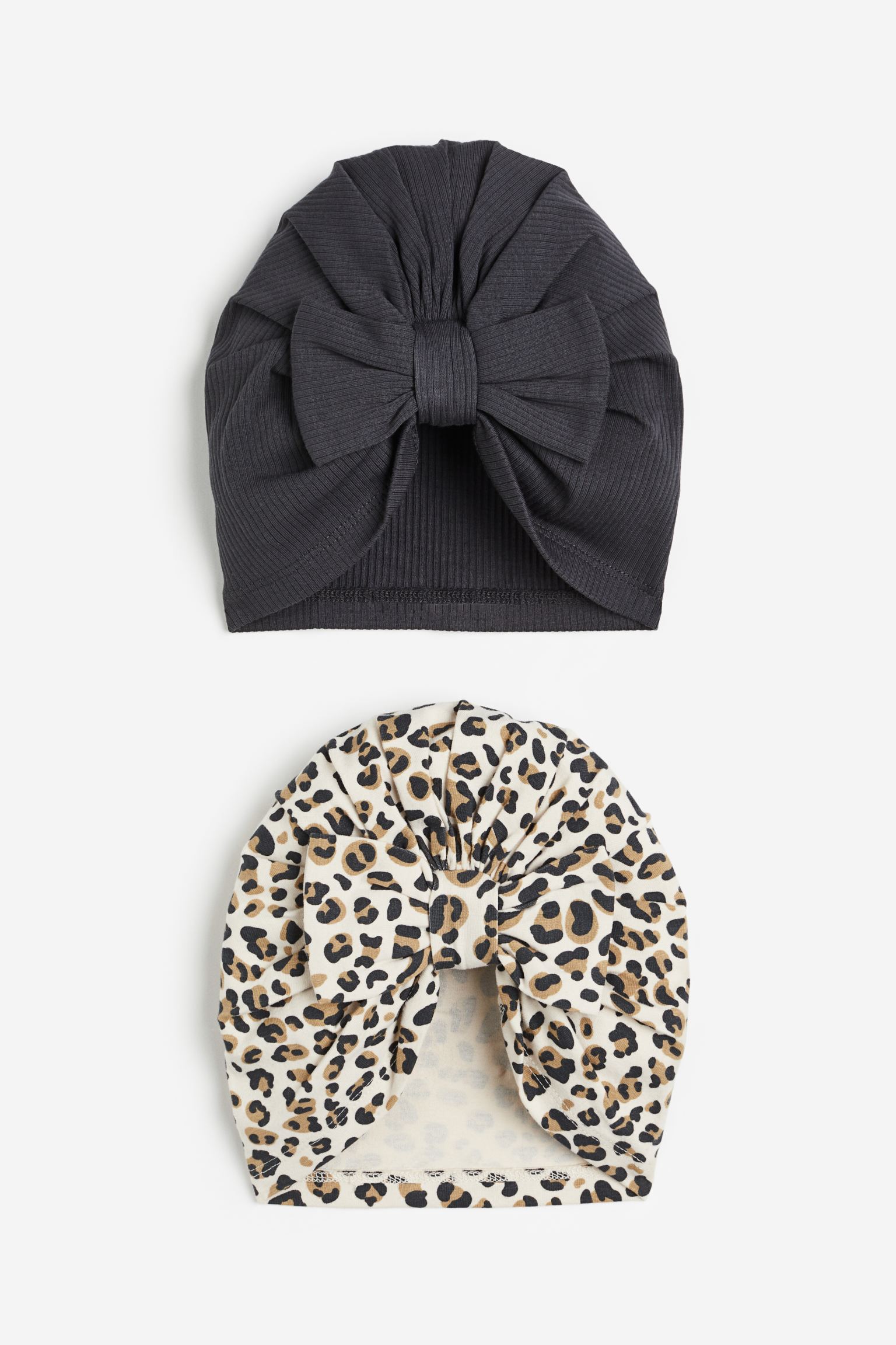 

2-pack knot-detail hats