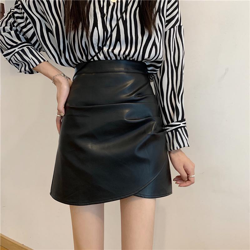 

Autumn Women s High Waist Pleated A-Line Black Mini Leather Skirt - Plus Size Bodycon with Anti-Exposure Design S