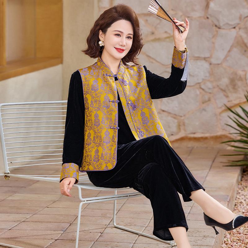 

Elegant Velvet Suit Set for Middle-Aged and Elderly Women: Stylish Chinese Vest Jacket for Spring and Autumn 4XL [Recommended for 135-150 lbs]