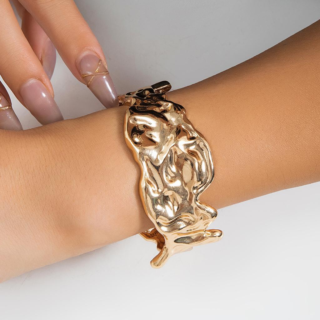 Irregular pleated open bracelet simple fashion versatile light luxury high-end sense niche design personalized jewelry