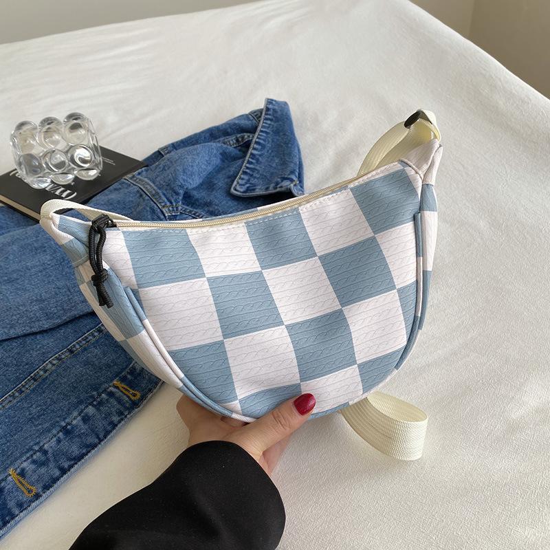 

Холщовая сумка женская клетчатая контрастных цветов 2025 весна и лето новая на плечо сумка-мессенджер повседневная нейлоновая сумка-пельмень синий