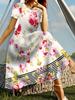 Elegant plus-size fitted dress with round neck short sleeves, floral pattern, medium stretch