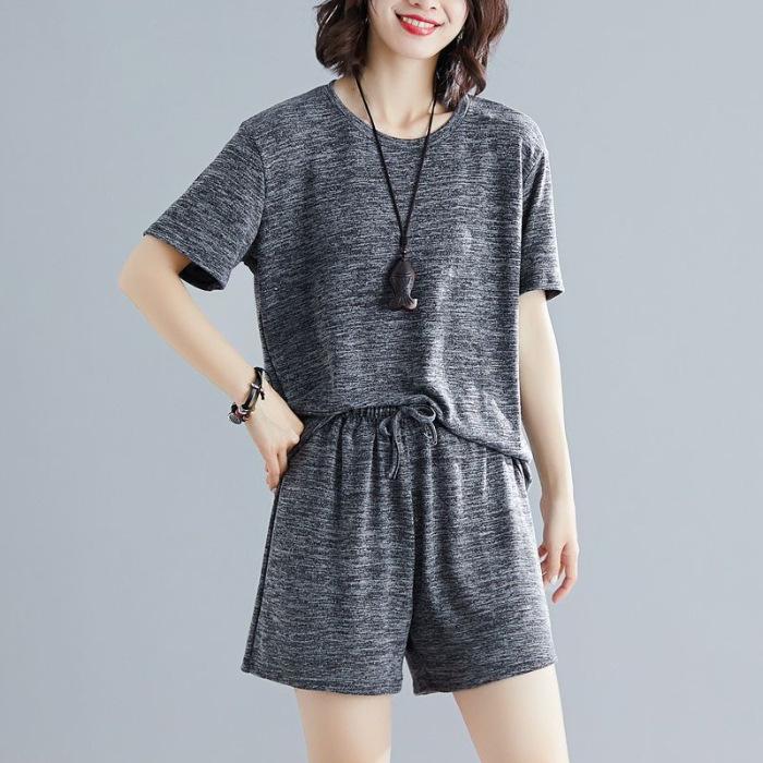 Large-size Women's Summer Two-piece Loose-fitting Set That Flatters Both Slim and Plump Figures - Oversized Short-sleeved Shorts Set