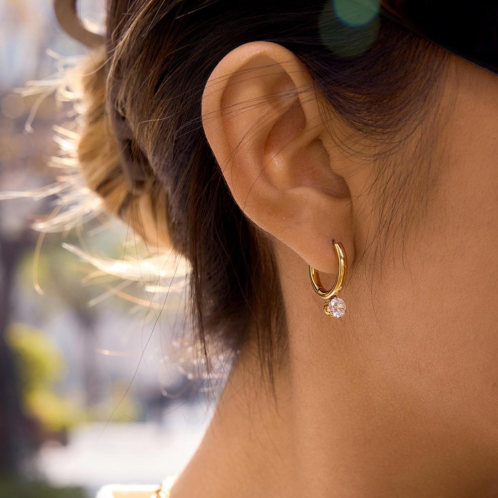 Stainless Steel Mini Zircon Hoop Earrings Minimalist Polished Metal Earclip CZ Ear Cuff 18K Gold Plated Fashion Jewelry 2026 New