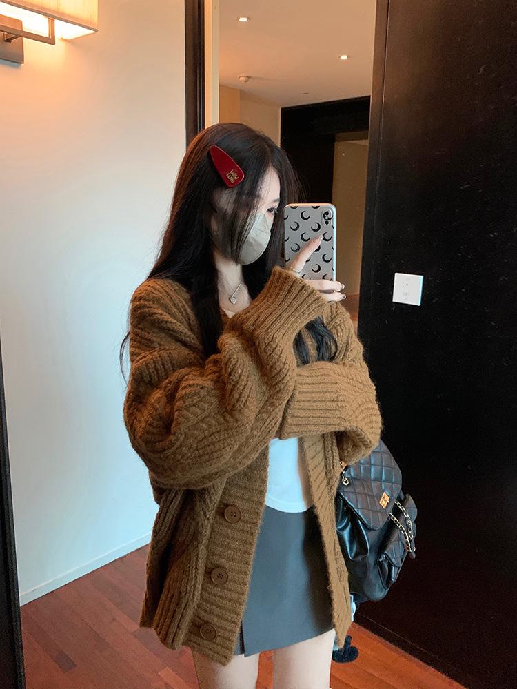 Korean Style Cozy V-Neck Knit Cardigan for Autumn/Winter 2026