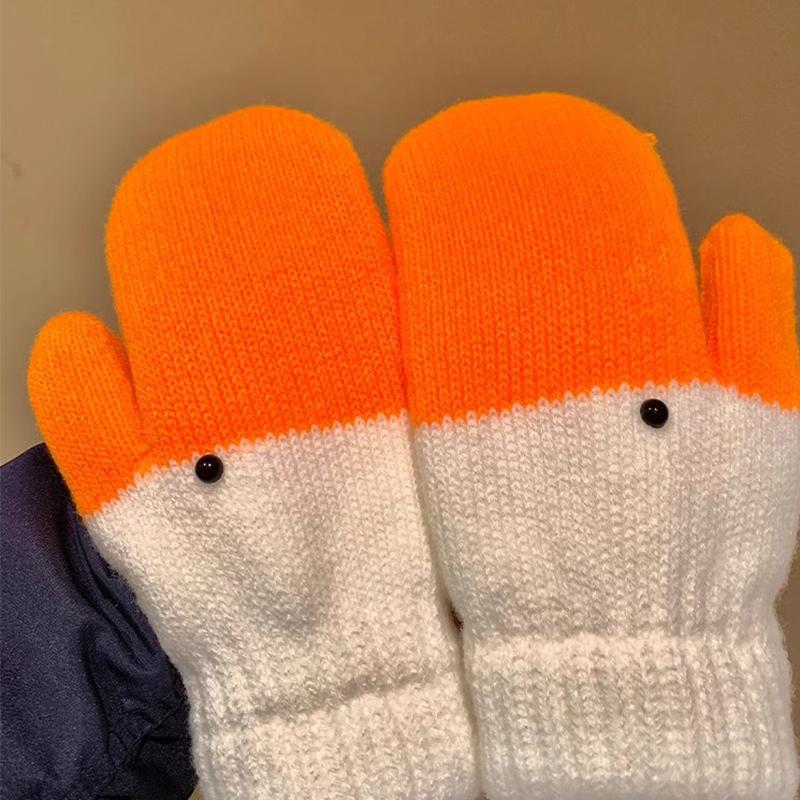 1Pair Comfortable and Warm Swan Knitted Gloves with Creative and Cute Design for Winter
