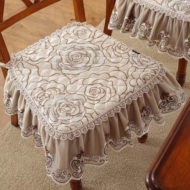 Prošívaný polštář na kancelářské a jídelní židle Čtvercový design Univerzální pro všechna roční období Tenký sedák na restaurační stoličku a židli Pohodlí