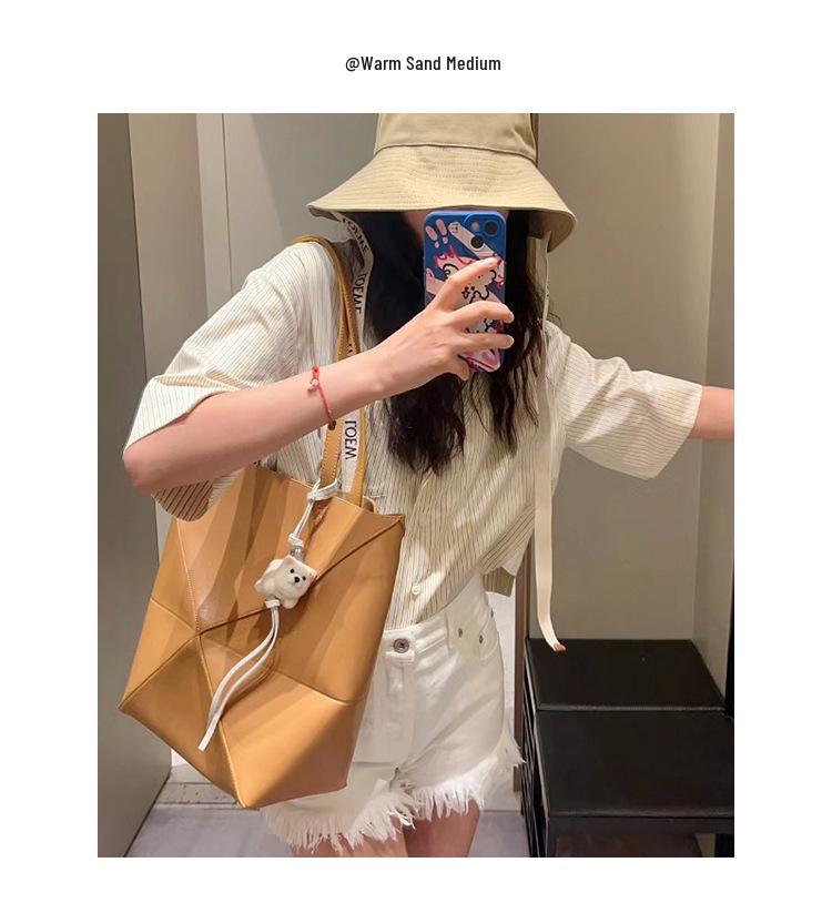 2025 Neue Weiche Rindsleder Faltbare Geometrische Tote: Handtasche aus echtem Leder, Pendler- und Reisetasche, Große Kapazität für Damen