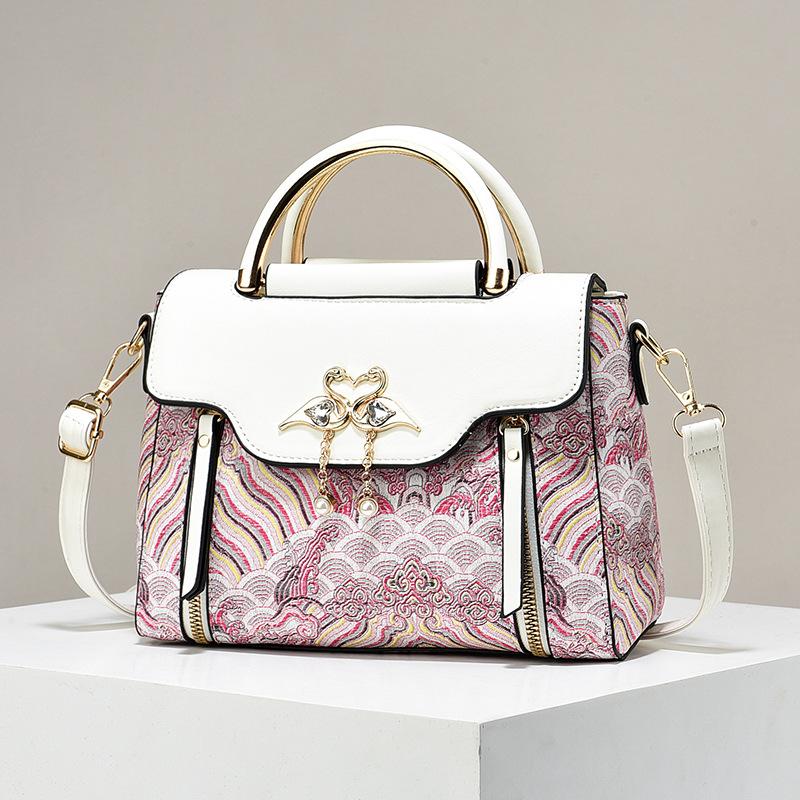 

WTEMPO Вышитые контрастные сумки Женские сумки Cross-border Niche Универсальные сумки на одно плечо с диагональным плетением 1pc бежевый