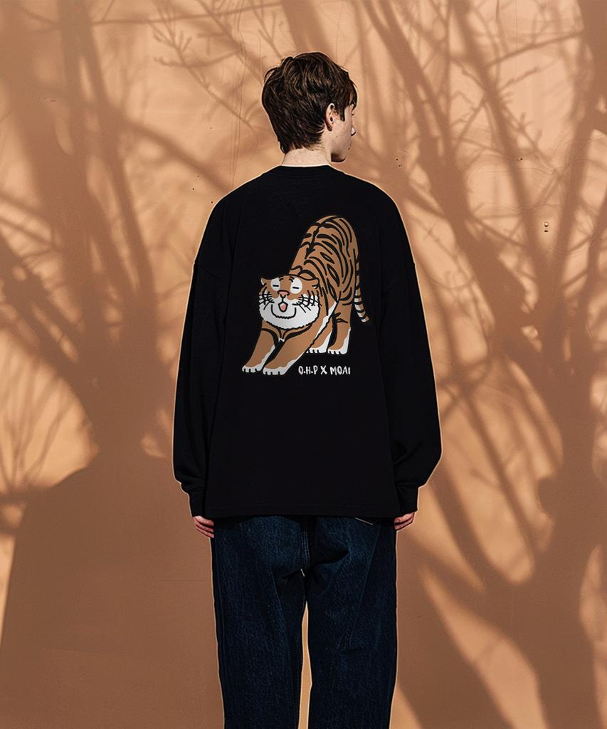 OHP Ohpxmoai Stretching Tiger Crew Neck Long Sleeve T-Shirt