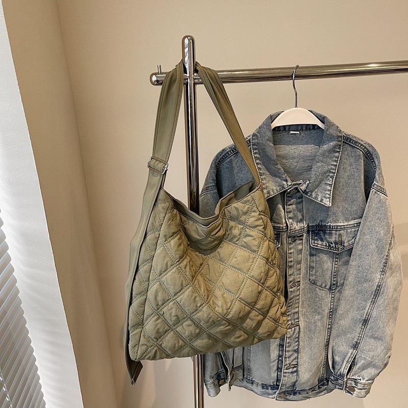 

Вместительная сумка-тоут женская 2025 осень и зима новая хлопковая сумка ромб ленивый ветер сумка-тоут для отдыха и поездок зелёный