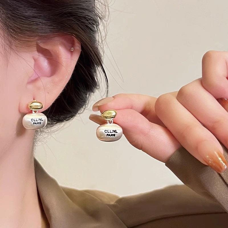 Autumn-Winter Retro French Gold & Silver Bean Earrings: Cold Style Metal Studs for Women